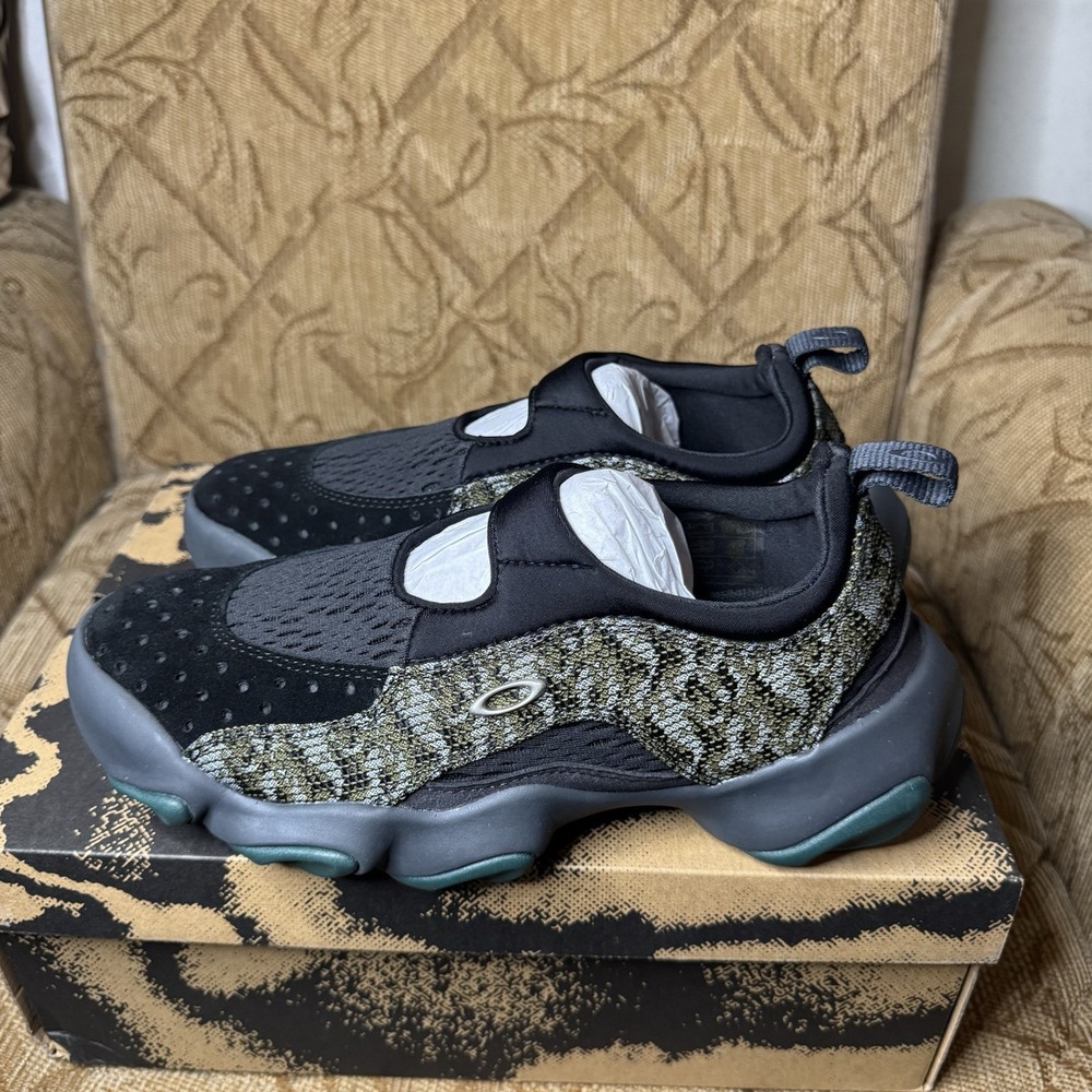 OAKLEY ‎ FACTORY TEAM FLESH X BRAIN DEAD MENS 9 CAMO BLACK SANDAL MULE SLIDE NEW